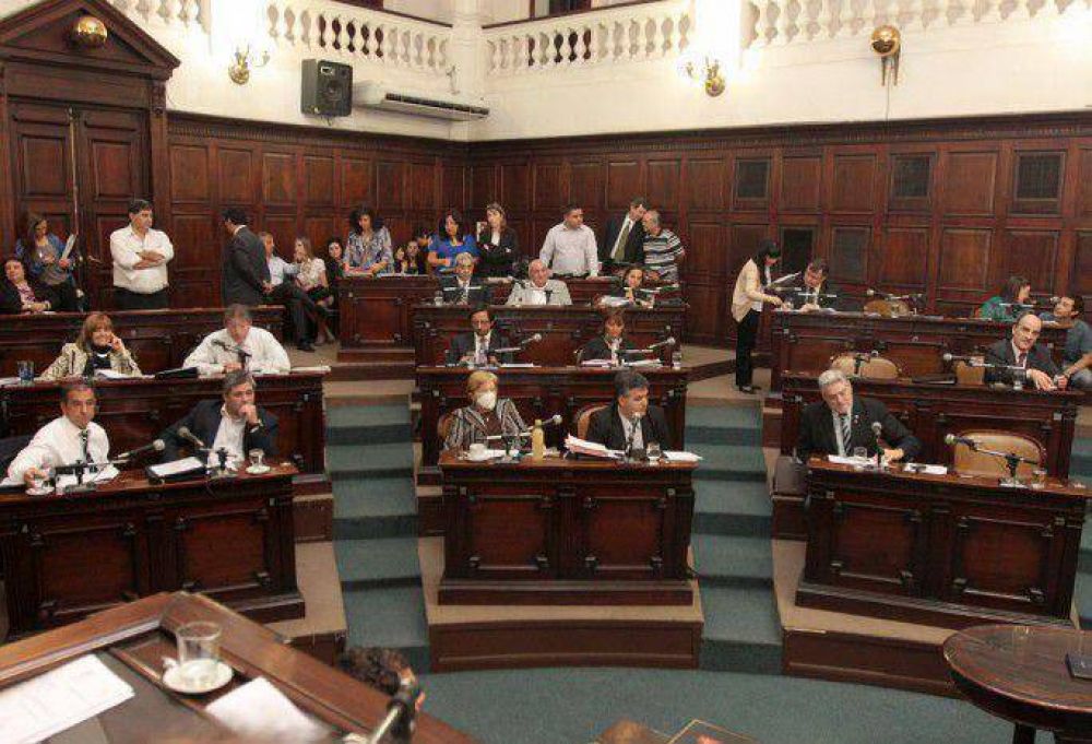 El Senado se apur� y dio media sanci�n al proyecto para mejorar la seguridad en los taxis