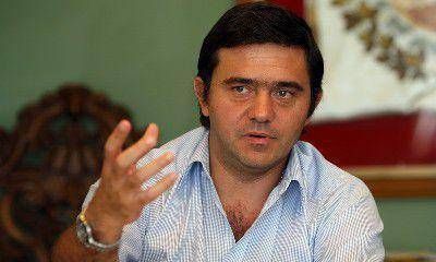 Despu�s de la derrota electoral, Carlos L�pez Puelles se fue de vacaciones