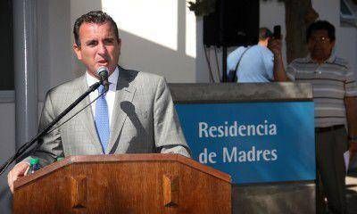 P�rez dio detalles de la municipalizaci�n de la Polic�a y neg� cambios de gabinete