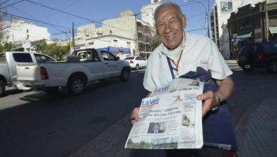 El placer de seguir vendiendo diarios
