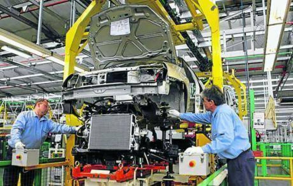 La fabricaci�n de autos en C�rdoba vuelve a �echar humo�