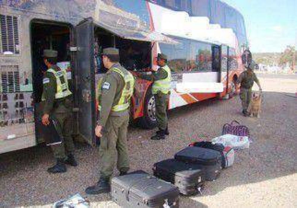Un adolescente neuquino viajaba a Trelew con 6,2 kilos de coca�na 