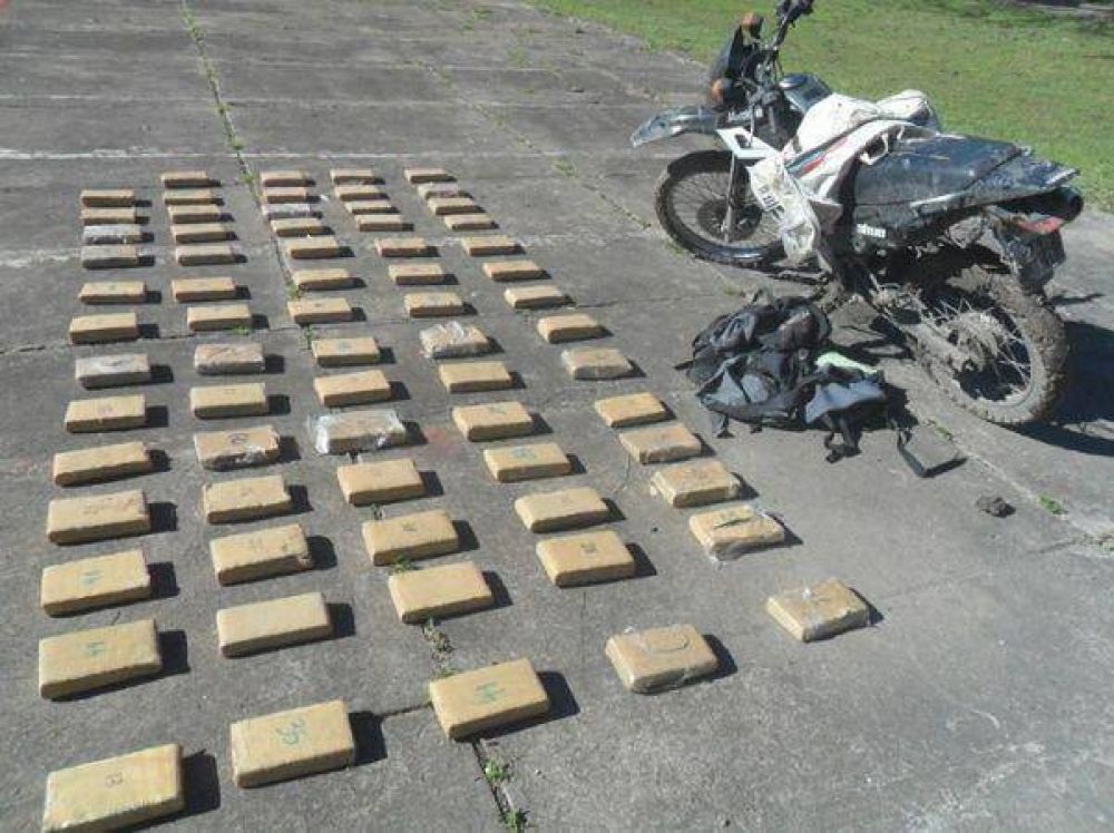 Otro decomiso de droga: ahora 58 kilos de marihuana cerca de paraje Lapachito