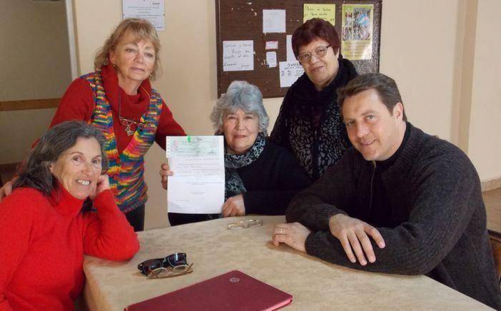 El intendente le entreg� un subsidio al Centro de Jubilados de Sierra de la Ventana