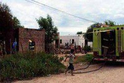 Violencia familiar: La suegra le tir� una botella y el yerno le quem� la casa