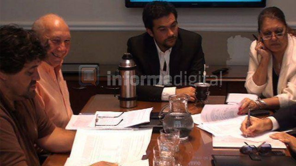La paritaria de estatales pas� a cuarto intermedio	 