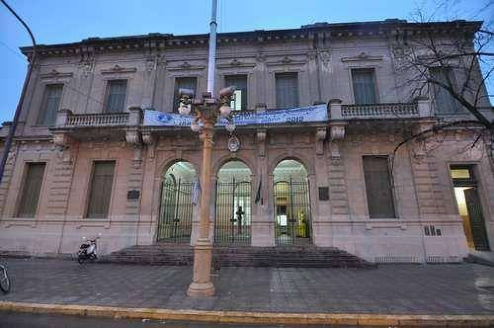 Por la presencia de roedores, debieron suspender las clases en el Colegio Normal