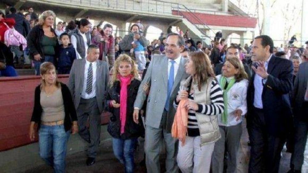 �Los ayudaremos pero no pueden estar en el centro�