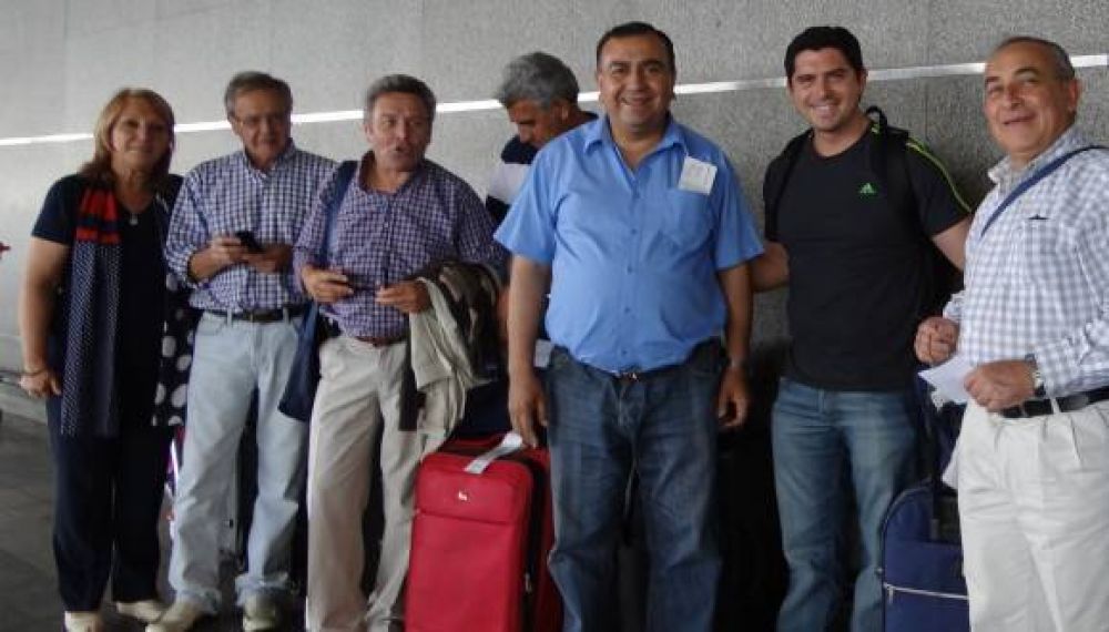 Viaje a Italia: opositores cuestionan a intendentes