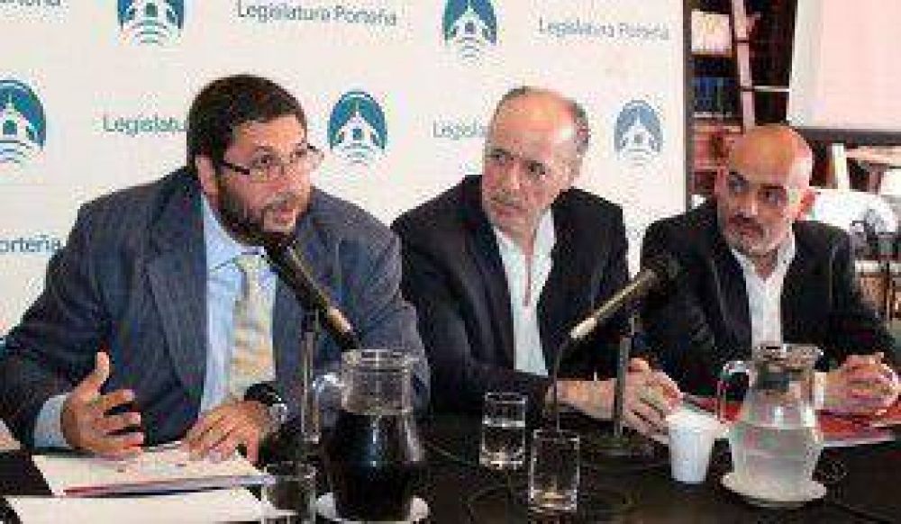 Olmos present� los n�meros del Consejo para 2014
