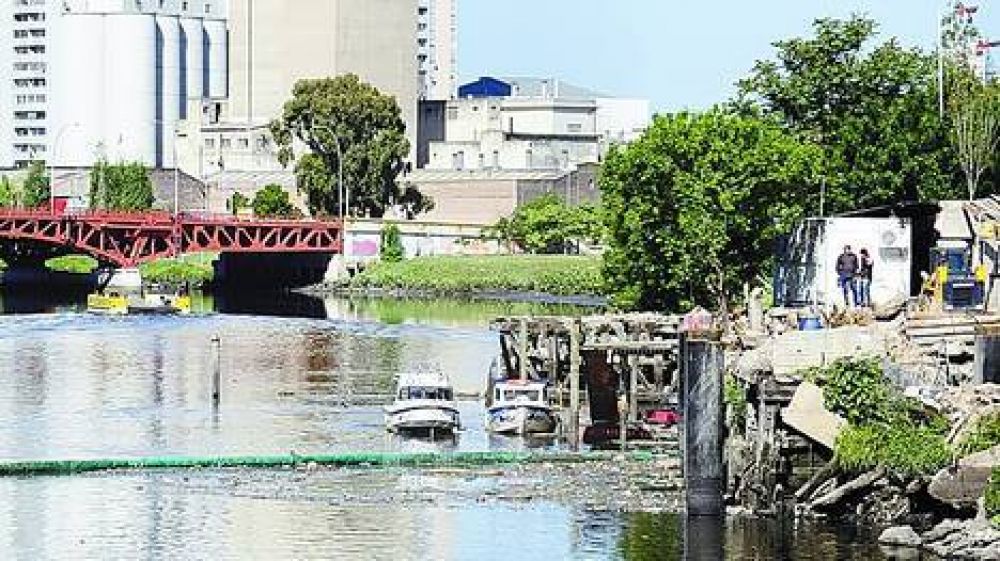 El Gobierno dice que limpi� el 50% del Riachuelo