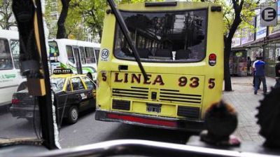 Por una pelea, balearon un colectivo en Villa Urquiza