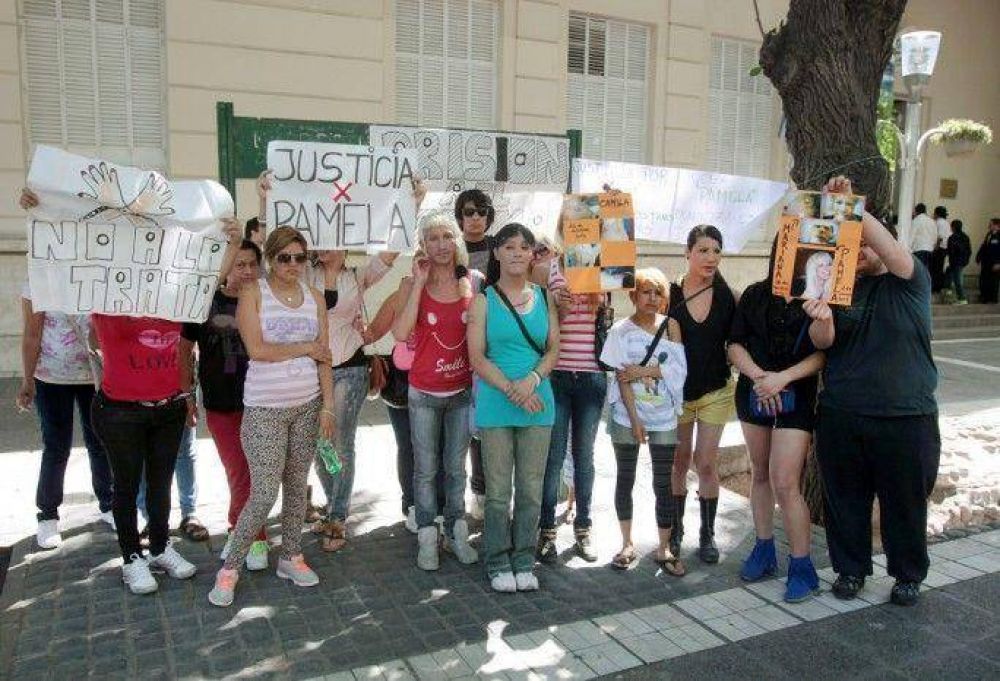 Las travestis pidieron seguridad para trabajar en las esquinas de Capital