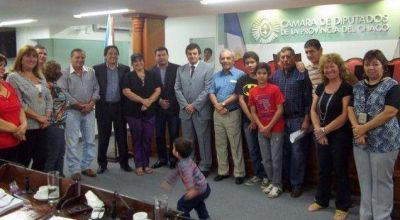 Reconocieron a vecinos por su aporte a la cultura