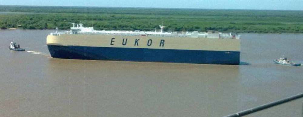 D�a D en el Puerto: llegaron autos de General Motors