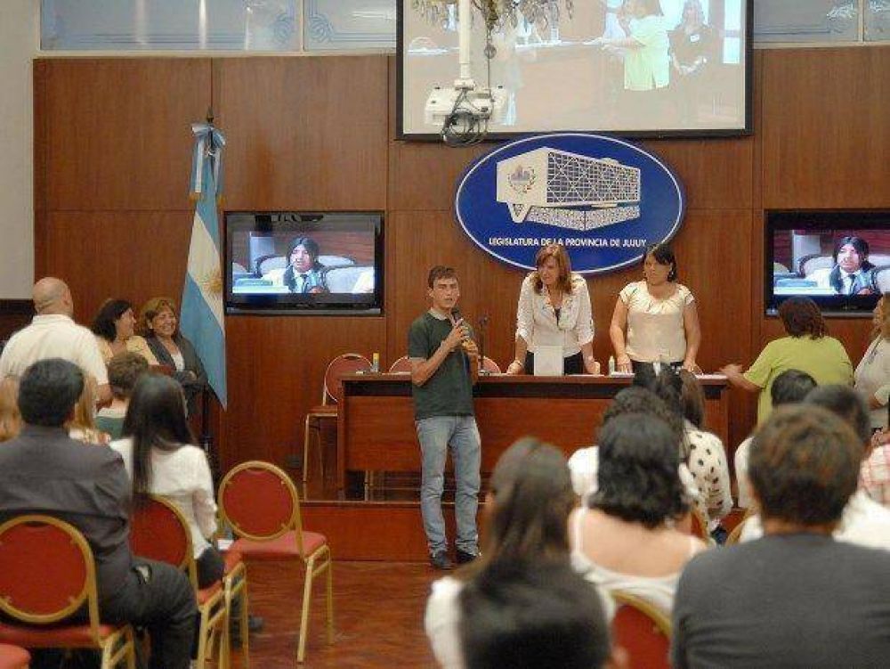 Hoy inician el debate en el Parlamento Juvenil 2013