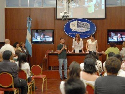 Hoy inician el debate en el Parlamento Juvenil 2013