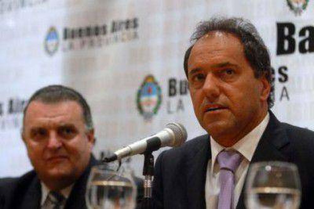 Carossi se rene con Scioli y otros intendentes para tratar las internas del PJ