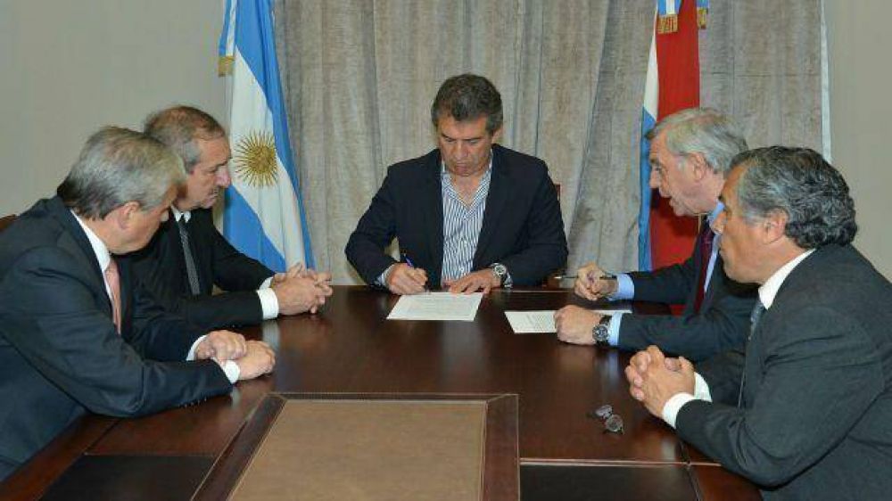 Acuerdan financiamiento para terminar la Costanera de C. del Uruguay  
