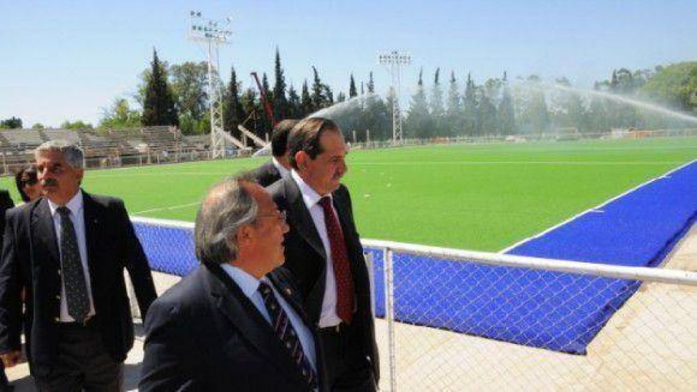 �Tenemos que trabajar en las grandes obras y en las peque�as soluciones�
