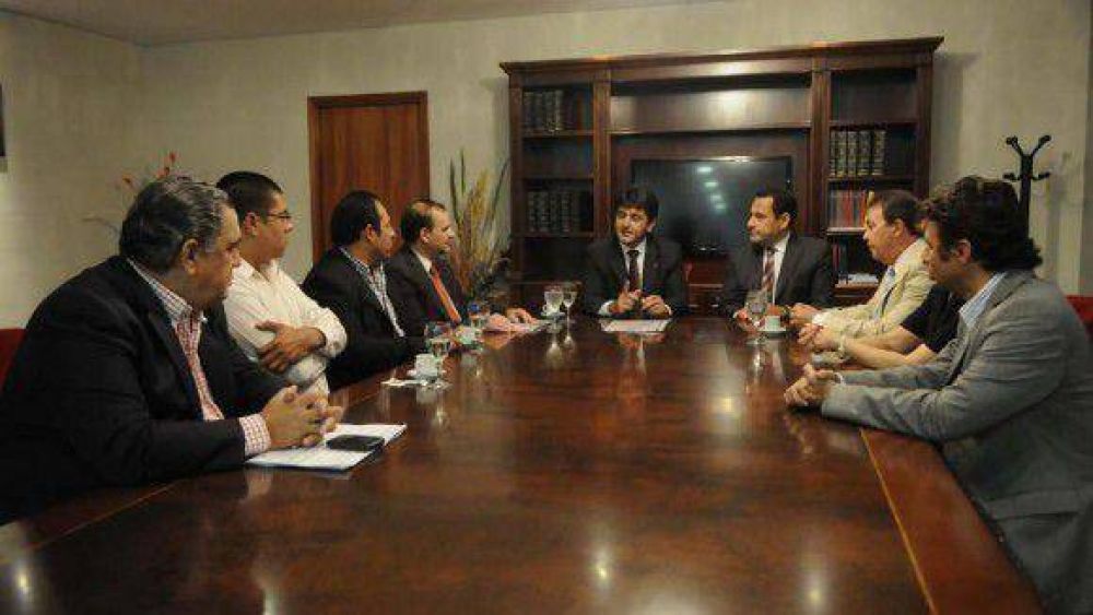 Convenio entre la Legislatura y la UTN para perfeccionar al personal de la C�mara