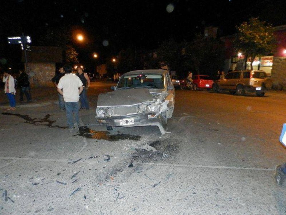 Da�os materiales en violento accidente vehicular