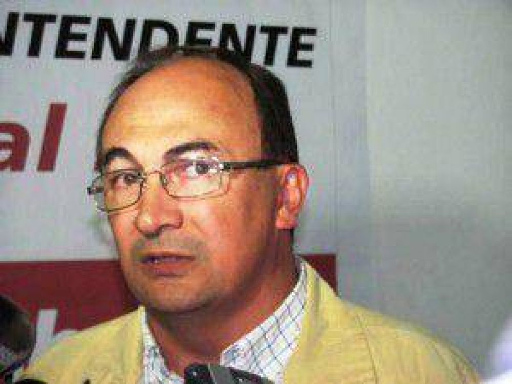 Jos� Lu�s Salom�n: ser intendente no le da autoridad para decir cualquier cosa