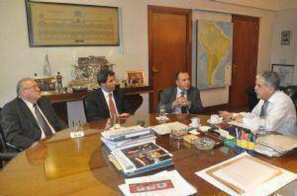 En dos semanas, De Vido llega a la provincia para anunciar obras p�blicas