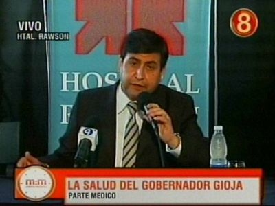 El gobernador Jos� Luis Gioja tuvo una reca�da, tiene fiebre y volvi� a ser intubado