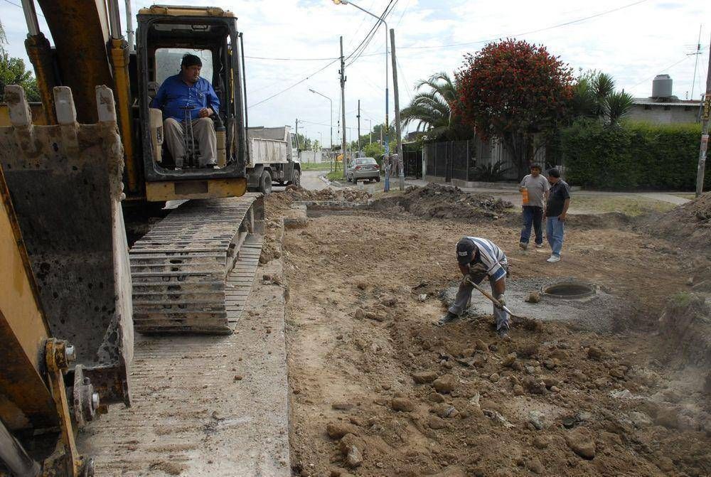 Contin�a los trabajos de mejoramiento en la v�a