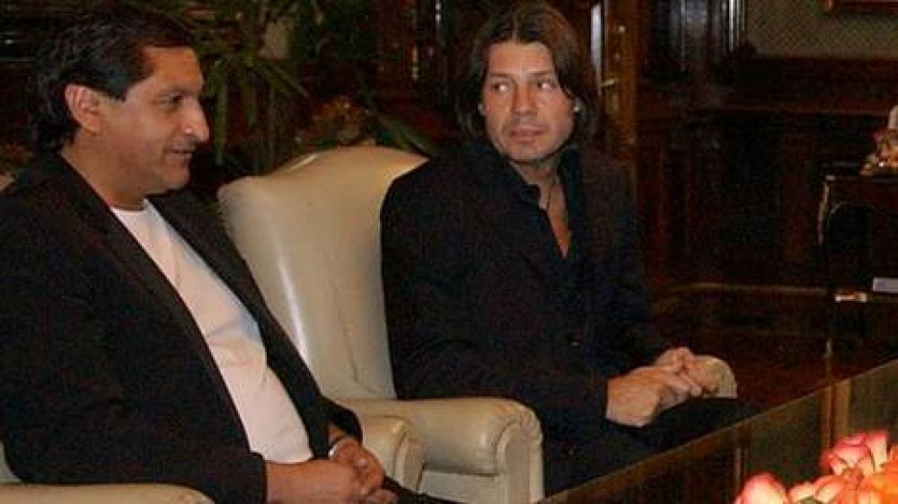 Tiro por elevaci�n de Marcelo Tinelli a Ram�n D�az