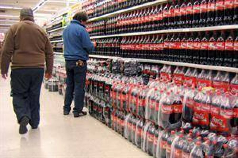 Cobrar un plus por bebidas fr�as, la falta m�s cometida por los autoservicios