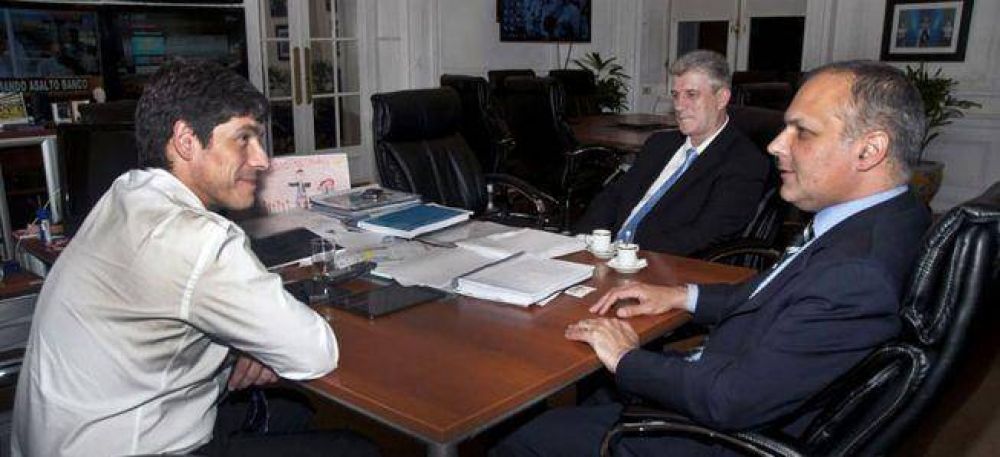 El operativo de emergencia de la Rosada para que no caiga Buzzi