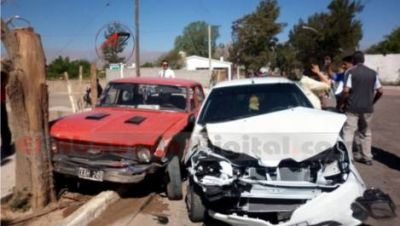 Importantes da�os materiales en dos accidentes en Fiambal�