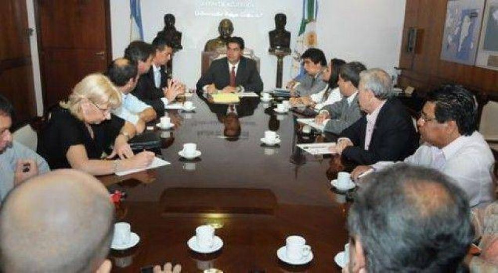Capitanich y diputados del PJ definieron un paquete de leyes