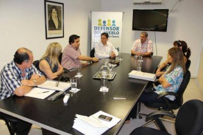El excesivo consumo de alcohol, reuni� a provincia y municipio en la Defensor�a del Pueblo