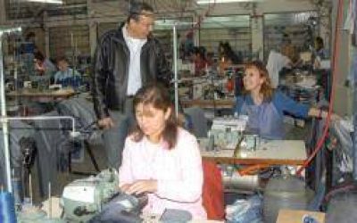 �Cacho� Luna visit� fabrica afectada a la Promoci�n Industrial