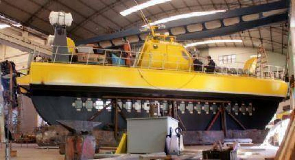 Botan en el Astillero Contessi el primer semisumergibles argentino: el �Yellow Submarine�