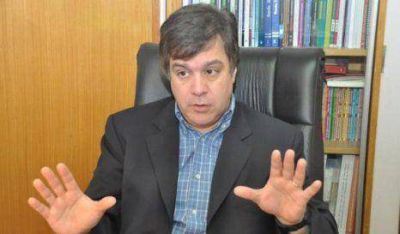 Roy Cortina propone modificar la Ley de Medios