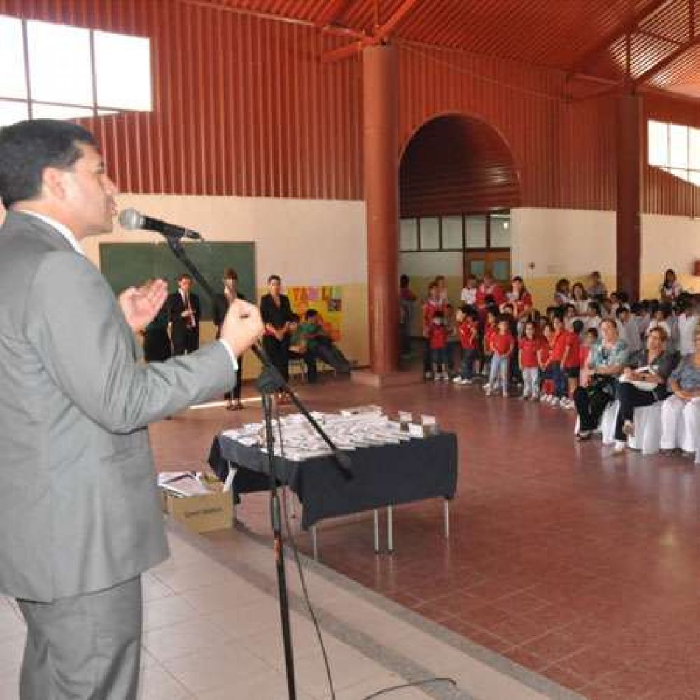 El gobierno reivindica la figura del Chacho Pe�aloza