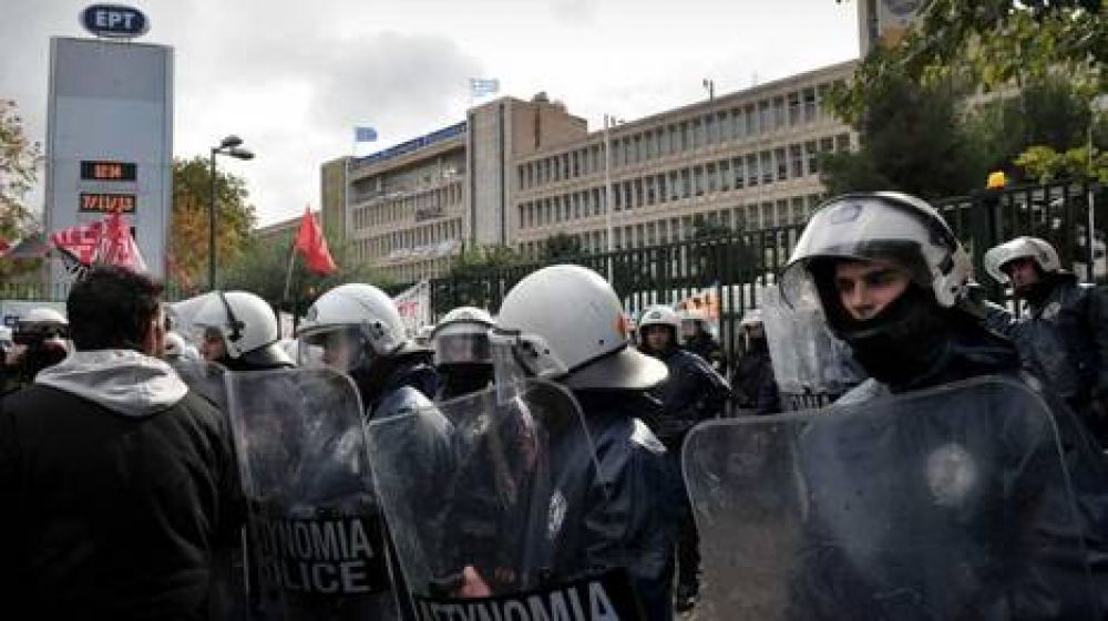 Desalojo por la fuerza en la TV p�blica griega