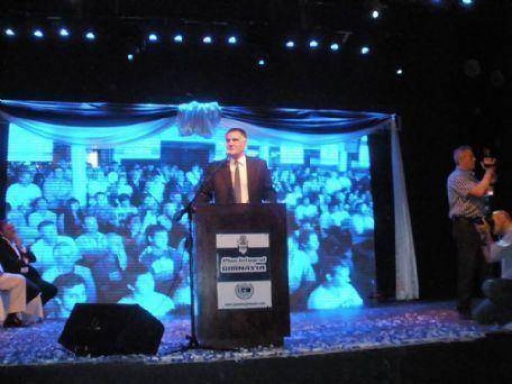 Carlos Castagneto present� oficialmente su candidatura a presidente de Gimnasia