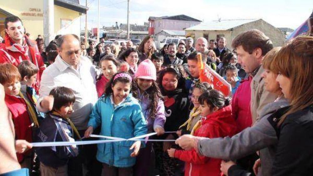 Inauguraron el SUM del barrio Austral