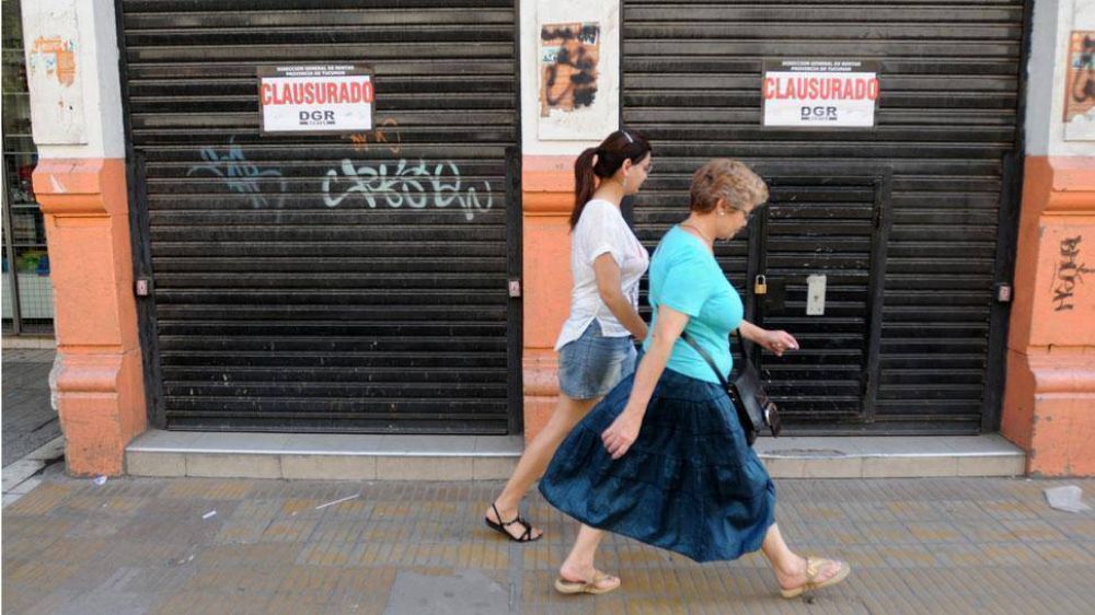 Fajas de clausura de Rentas indignaron a los comerciantes