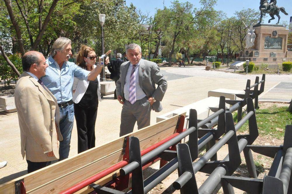 El Intendente Infante supervis� trabajos de obras en Plaza Libertad