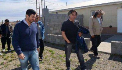 Zavaley y Mansilla recorrieron el B� Municipal 40 Viviendas