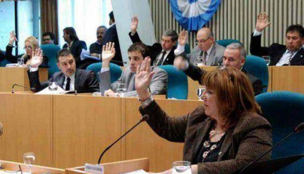 El parlamento a�n espera respuestas a pedidos de informes al Ejecutivo