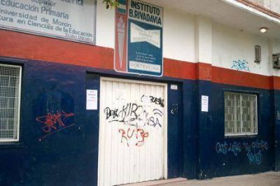 El chico que dispar� en el aula estaba bajo tratamiento y ya hab�a tenido incidentes en el colegio