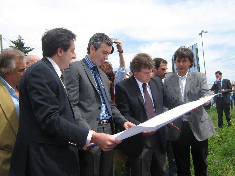 Randazzo: �El 15 de diciembre estar�a ingresando la draga a Mar del Plata�