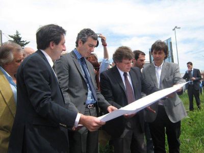 Randazzo: �El 15 de diciembre estar�a ingresando la draga a Mar del Plata�